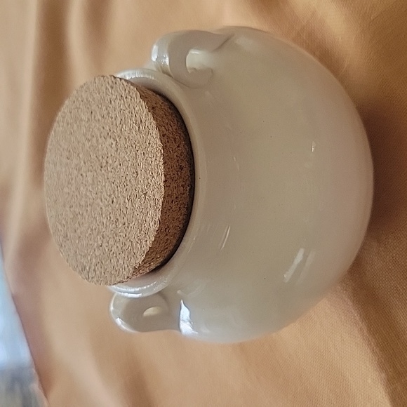 Two super cute small jugs with cork lids - Picture 6 of 15